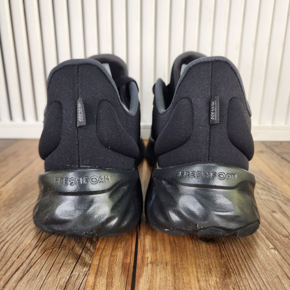 New Balance Men’s Black Athletic Running Shoes - Picture 5 of 11
